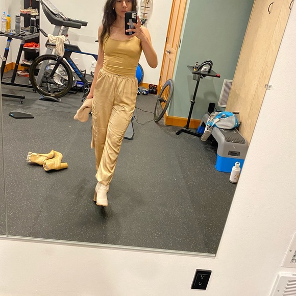 Superdown Rita satin cargo pants sz XS - Picture 7 of 8